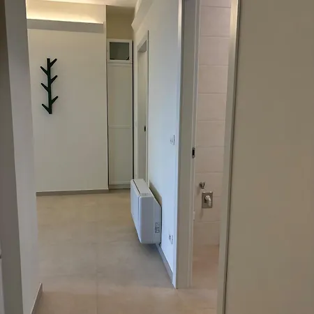 Apartment Beverara Trilocale Ristrutturato Zona Navile *